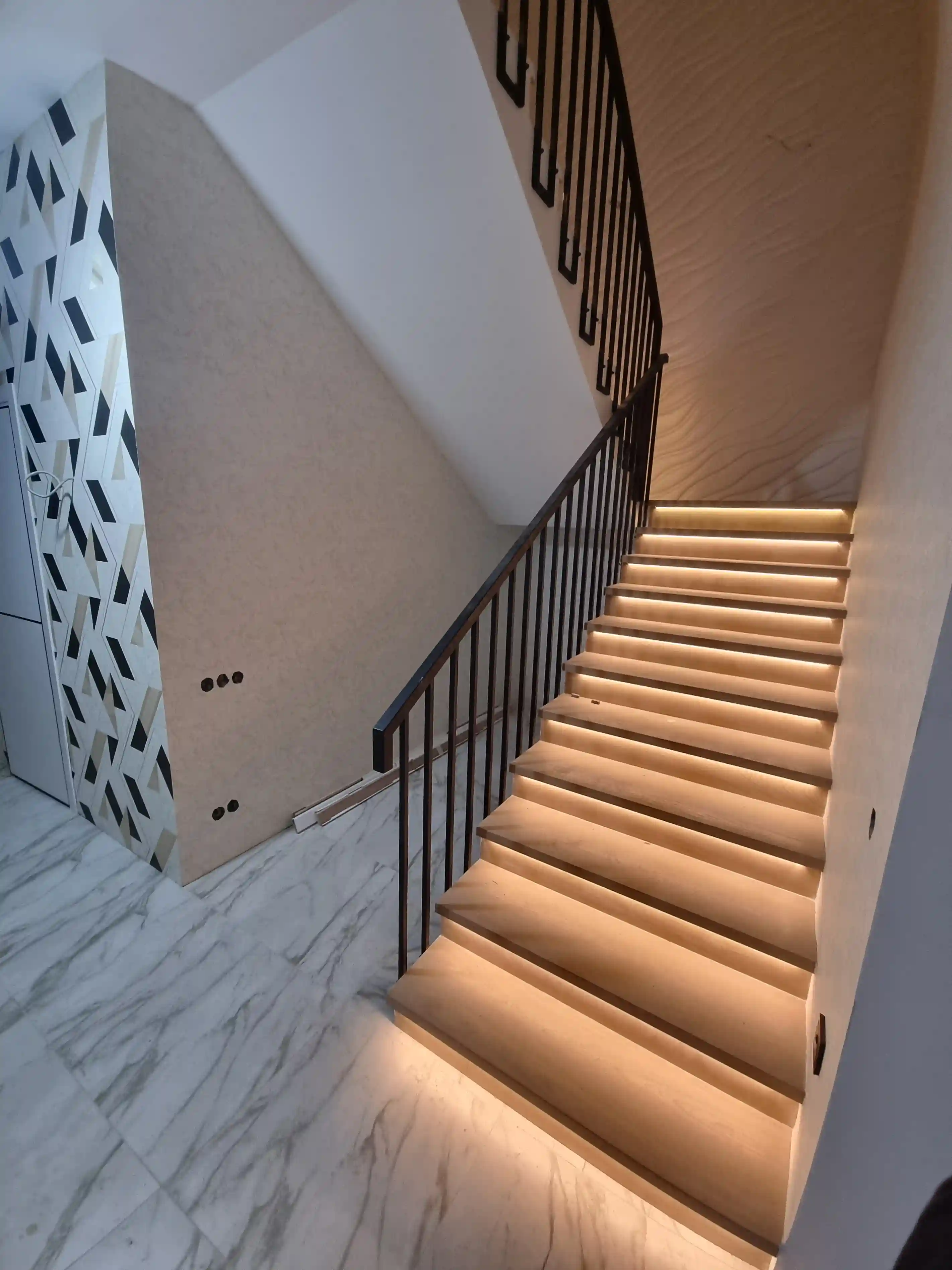 Спальня с видом на участок