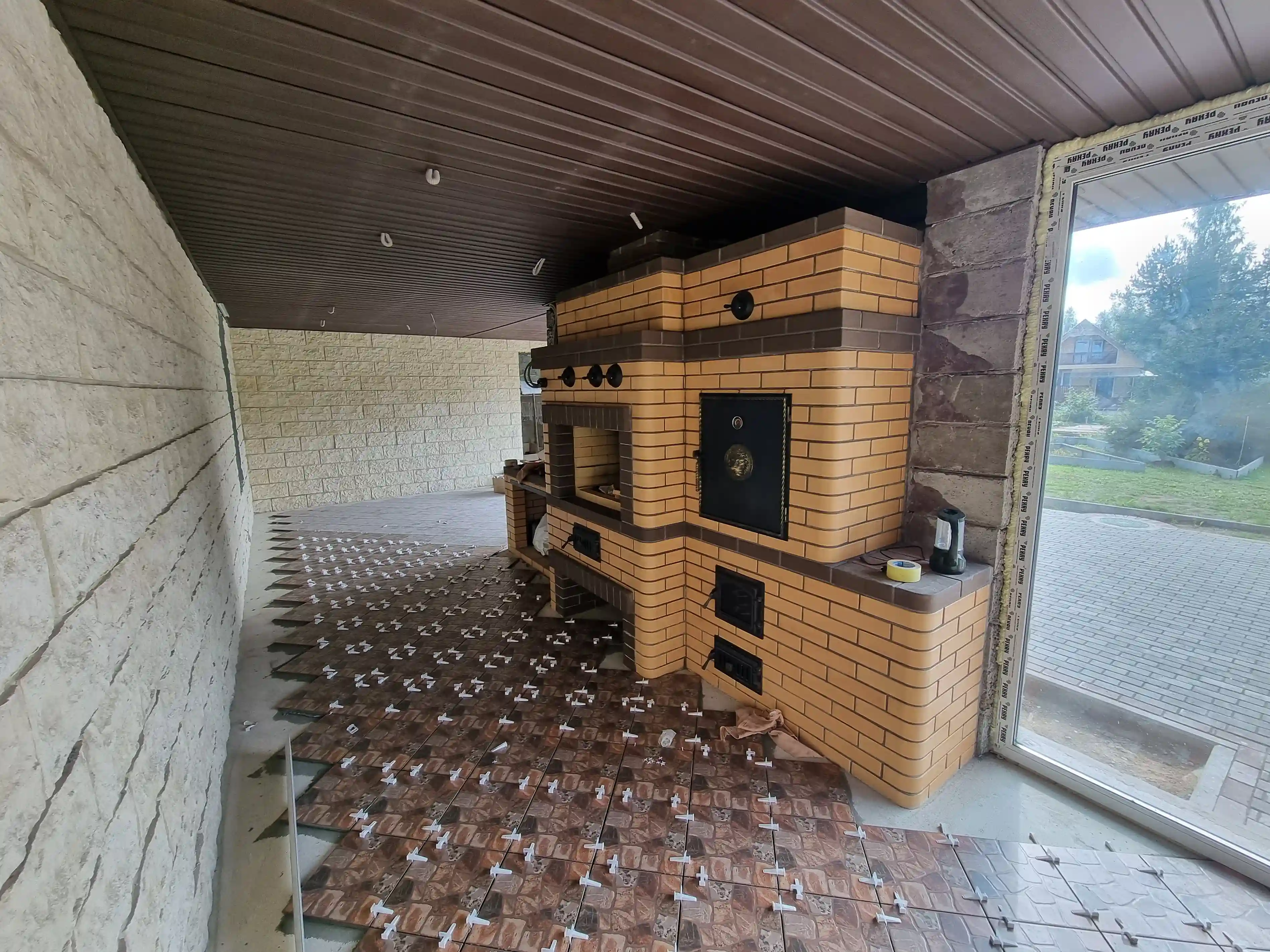 Веранда и барбекю-зона на тыльном фасаде