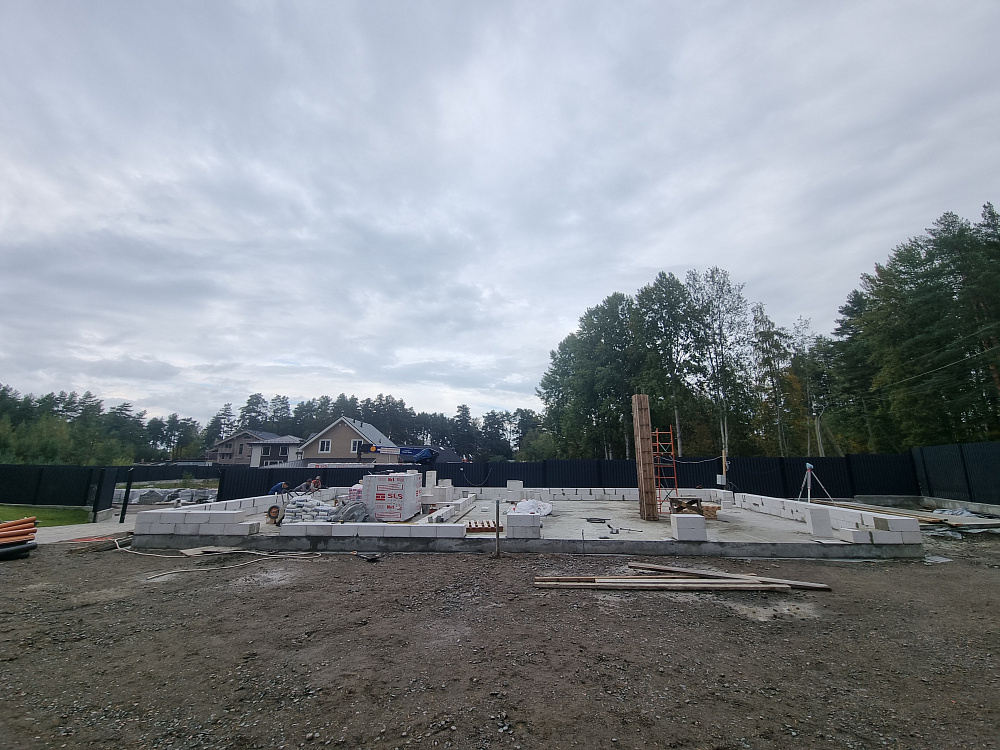 Процесс кладки стен из газобетона 400 мм с армированием