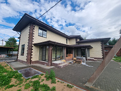 Дом из керамзитобетонных блоков 450 м² с облицовкой - детальное фото