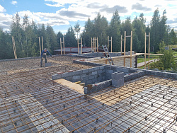 Дом из керамзитобетонных блоков 450 м² с облицовкой - детальное фото