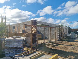 Дом из керамзитобетонных блоков 450 м² с облицовкой - детальное фото