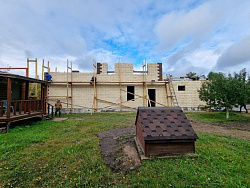 Дом из керамзитобетонных блоков 450 м² с облицовкой - детальное фото