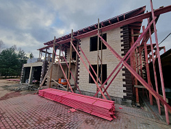 Дом из керамзитобетонных блоков 450 м² с облицовкой - детальное фото