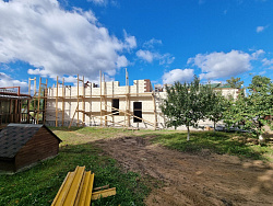 Дом из керамзитобетонных блоков 450 м² с облицовкой - детальное фото