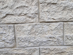 Дом из керамзитобетонных блоков 450 м² с облицовкой - детальное фото