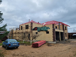 Дом из керамзитобетонных блоков 450 м² с облицовкой - детальное фото