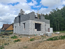 СТРОИТЕЛЬСТВО ДОМА ИЗ ГАЗОБЕТОНА . Декоративная штукатурка фасада. - СтройЛюкс