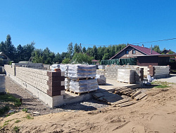 Дом из керамзитобетонных блоков 450 м² с облицовкой - детальное фото