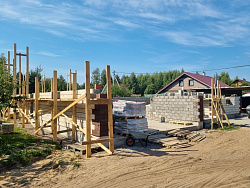 Дом из керамзитобетонных блоков 450 м² с облицовкой - детальное фото