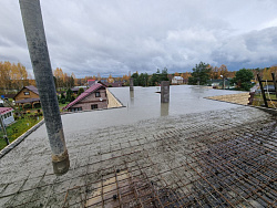 Дом из керамзитобетонных блоков 450 м² с облицовкой - детальное фото