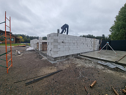 Строительство гаража из газобетона в скандинавском стиле - СтройЛюкс