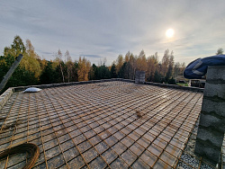 Дом из керамзитобетонных блоков 450 м² с облицовкой - детальное фото