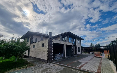 ДОМ ИЗ КЕРАМЗИТОБЕТОННЫХ БЛОКОВ С ОБЛИЦОВКОЙ