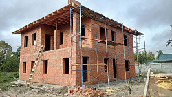 Дом из керамических блоков. Облицовка фасада кирпичом. - СтройЛюкс