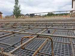 ФУНДАМЕНТНАЯ ПЛИТА С РОСТВЕРКАМИ Коттеджном поселке Петровское Барокко - СтройЛюкс