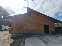 Отделка дома с гаражом имитацией бруса под ключ - СтройЛюкс