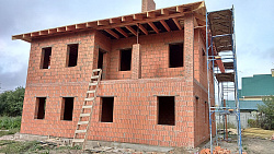 Дом из керамических блоков. Облицовка фасада кирпичом. - СтройЛюкс