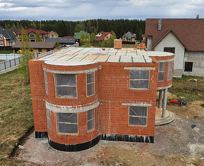 ДОМ ИЗ ПОРИЗОВАННОГО КИРПИЧА