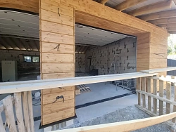 Отделка дома с гаражом имитацией бруса под ключ - СтройЛюкс