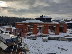 СТРОИТЕЛЬСТВО КОРОБКИ ДОМА ИЗ ПОРИЗОВАННОГО КИРПИЧА - СтройЛюкс