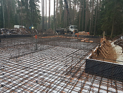 СТРОИТЕЛЬСТВО ФУНДАМЕНТНОЙ ПЛИТЫ С РОСТВЕРКОМ - СтройЛюкс