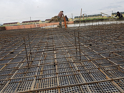 Коттедж  ИЗ ПОРИЗОВАННОГО КИРПИЧА. Фундаментная плита с ребрами вверх. - СтройЛюкс
