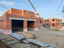 СТРОИТЕЛЬСТВО КОРОБКИ ДОМА ИЗ ПОРИЗОВАННОГО КИРПИЧА - СтройЛюкс