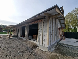 Отделка дома с гаражом имитацией бруса под ключ - СтройЛюкс