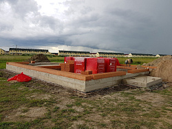 Коттедж  ИЗ ПОРИЗОВАННОГО КИРПИЧА. Фундаментная плита с ребрами вверх. - СтройЛюкс