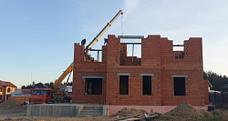 СТРОИТЕЛЬСТВО КОРОБКИ ДОМА ИЗ ПОРИЗОВАННОГО КИРПИЧА - СтройЛюкс