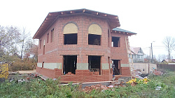 Дом из керамических блоков. Облицовка фасада кирпичом. - СтройЛюкс