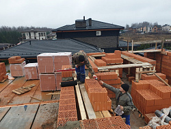 СТРОИТЕЛЬСТВО КОРОБКИ ДОМА ИЗ ПОРИЗОВАННОГО КИРПИЧА - СтройЛюкс