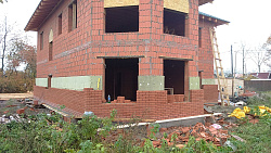 Дом из керамических блоков. Облицовка фасада кирпичом. - СтройЛюкс