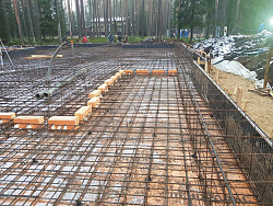 СТРОИТЕЛЬСТВО ФУНДАМЕНТНОЙ ПЛИТЫ С РОСТВЕРКОМ - СтройЛюкс