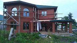 Дом из керамических блоков. Облицовка фасада кирпичом. - СтройЛюкс