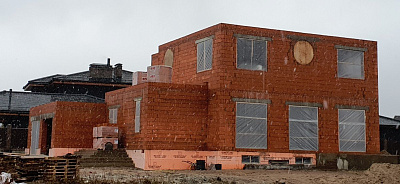 СТРОИТЕЛЬСТВО КОРОБКИ ДОМА ИЗ ПОРИЗОВАННОГО КИРПИЧА